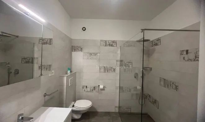 Недвижимость Three-room apartment Center: 13