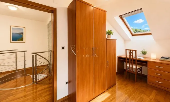 Недвижимость Four-room apartment in Ičići: 10