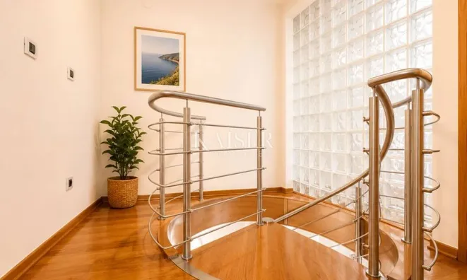 Недвижимость Four-room apartment in Ičići: 13