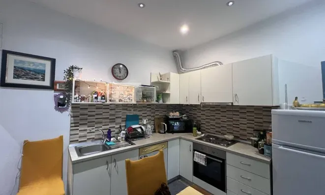 Недвижимость Three-room apartments in the center of Opatija: 9