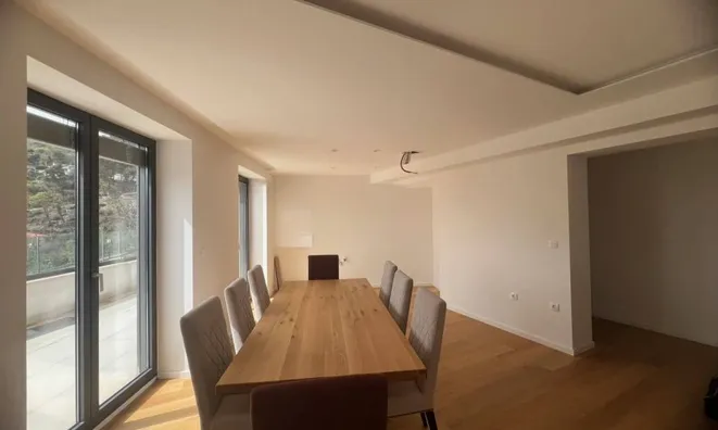 Недвижимость Four-room apartment in the Center: 2