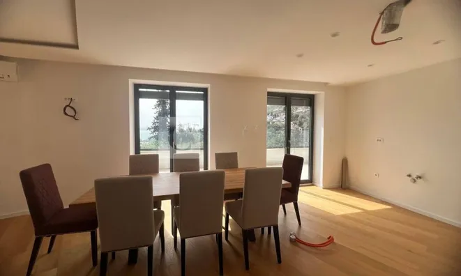 Недвижимость Four-room apartment in the Center: 3