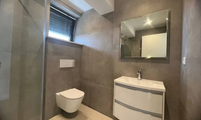 Недвижимость Four-room apartment in the Center: 8