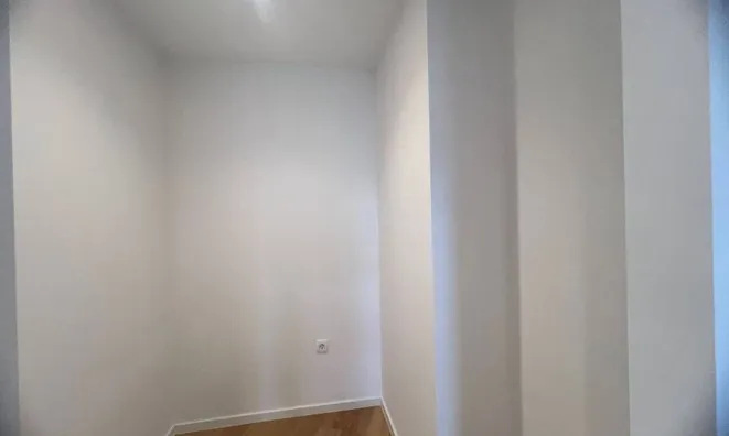Недвижимость Four-room apartment in the Center: 9