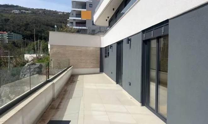 Недвижимость Four-room apartment in the Center: 12