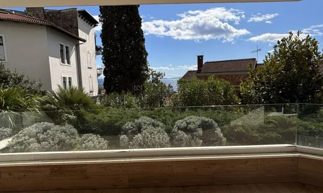 Недвижимость Four-room apartment in the center of Opatija: 2