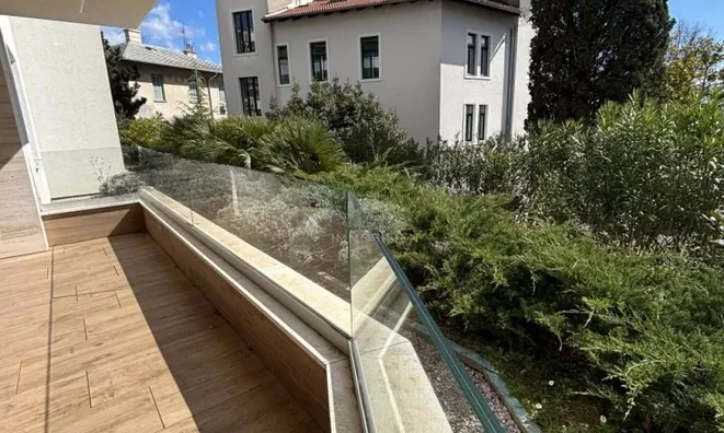 Недвижимость Four-room apartment in the center of Opatija: 3