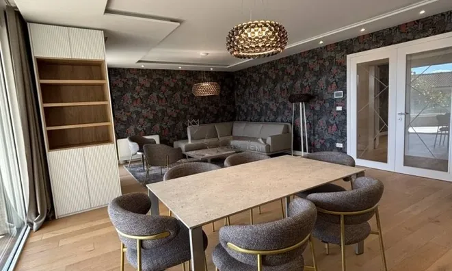 Недвижимость Four-room apartment in the center of Opatija: 5