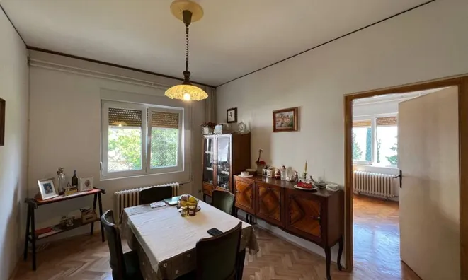Недвижимость Four-room house in the center: 5