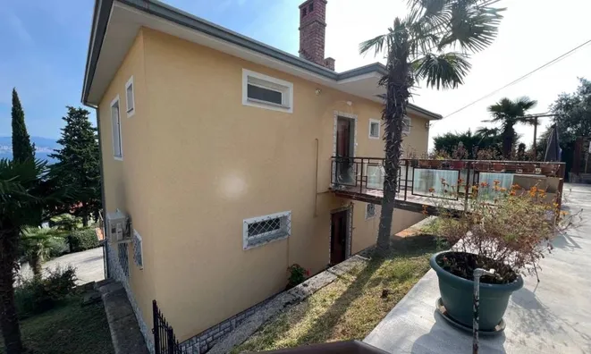Недвижимость Four-room house in the center: 15