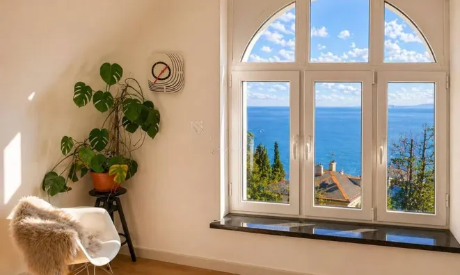 Недвижимость Four-room apartment in the center of Opatija: 2