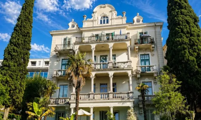 Недвижимость Four-room apartment in the center of Opatija: 3