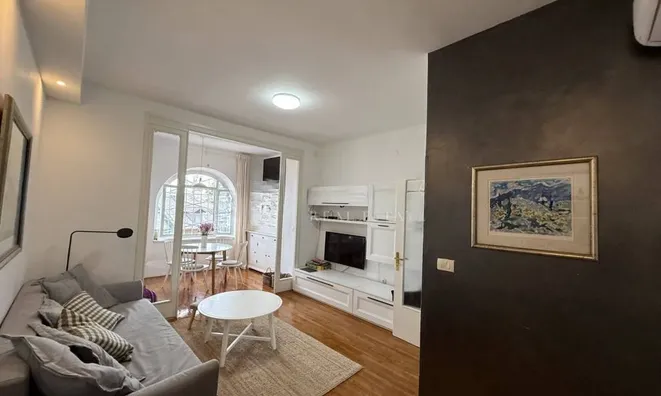 Недвижимость One-room Apartment Center: 4