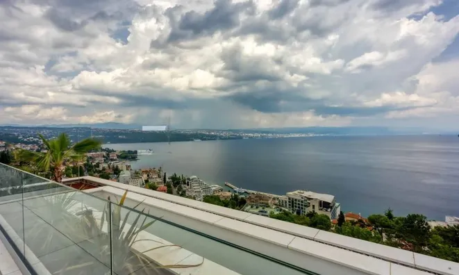 Недвижимость Apartment in the center of Opatija: 1
