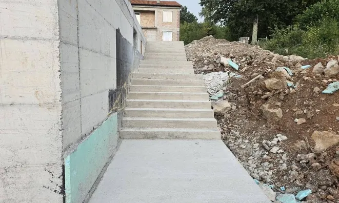 Недвижимость Семейный дом 320 м², Запад: 11