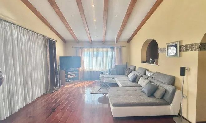 Недвижимость Family House Toshina, Opatija: 2