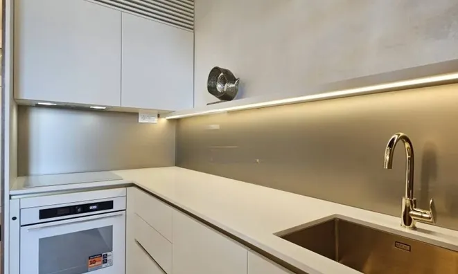 Недвижимость Three-room apartment in the center: 5
