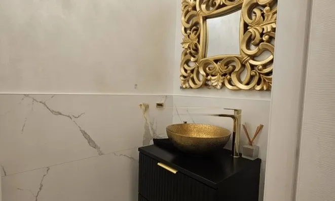 Недвижимость Three-room apartment in the center: 8
