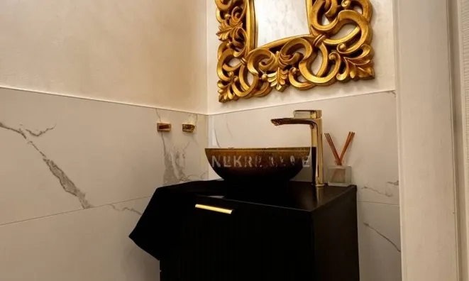 Недвижимость Three-room apartment in the center: 9