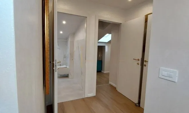 Недвижимость Three-room apartment in the center: 10