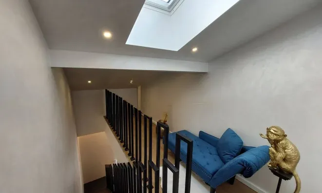Недвижимость Three-room apartment in the center: 12