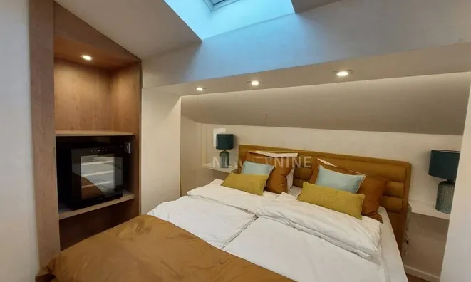 Недвижимость Three-room apartment in the center: 15