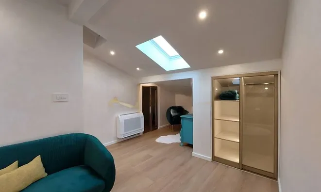 Недвижимость Three-room apartment in the center: 16
