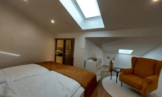 Недвижимость Three-room apartment in the center: 19