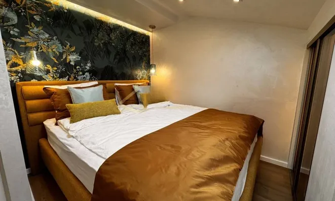 Недвижимость Three-room apartment in the center: 22