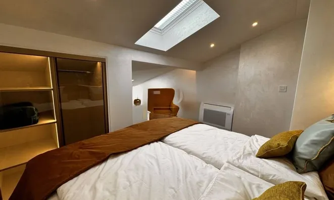 Недвижимость Three-room apartment in the center: 23