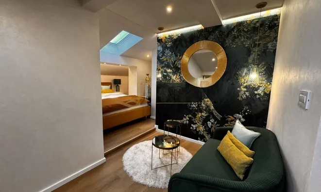 Недвижимость Three-room apartment in the center: 27