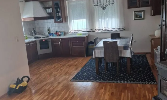Недвижимость Трёхкомнатная квартира, Запад: 9