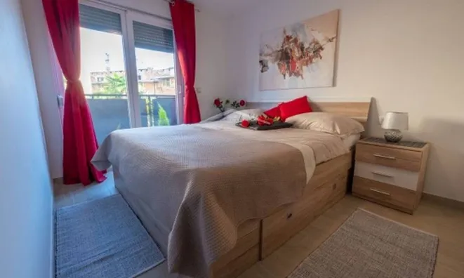 Недвижимость Three-room apartment in the center: 4