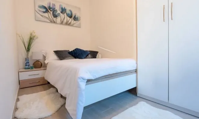 Недвижимость Three-room apartment in the center: 5