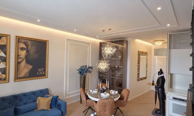 Недвижимость Three-room apartment, city center: 3