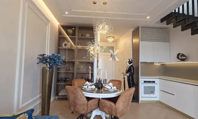 Недвижимость Three-room apartment, city center: 4