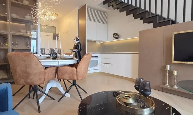 Недвижимость Three-room apartment, city center: 6