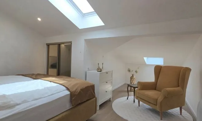 Недвижимость Three-room apartment, city center: 11
