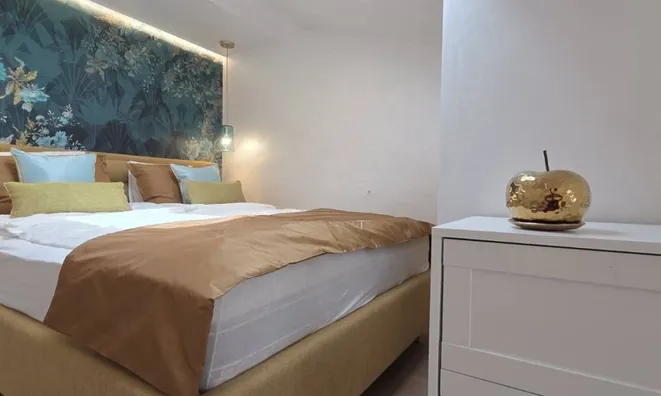 Недвижимость Three-room apartment, city center: 12