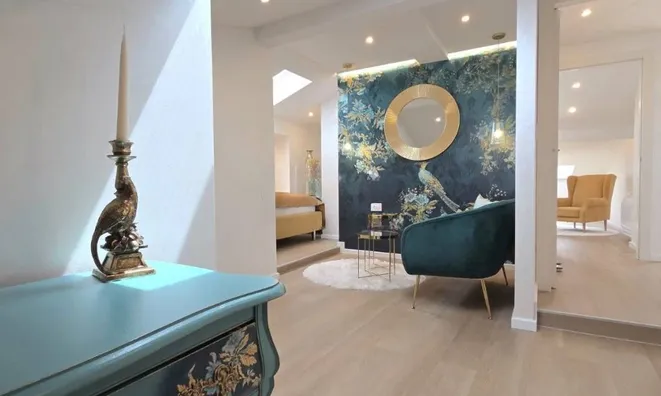 Недвижимость Three-room apartment, city center: 14