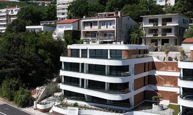 Недвижимость Four-room apartment in the city center: 2