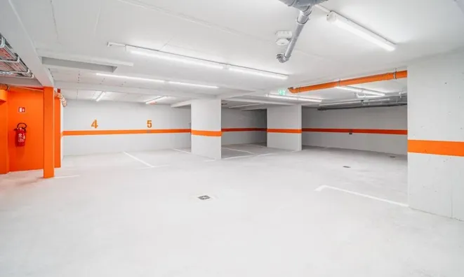 Недвижимость Four-room apartment in the city center: 14