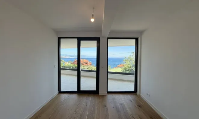 Недвижимость Four-room apartment in the center of Opatija: 4