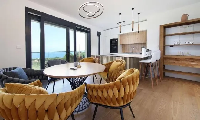 Недвижимость Two-room apartment Oprich: 1