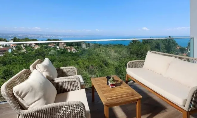 Недвижимость Two-room apartment Oprich: 2