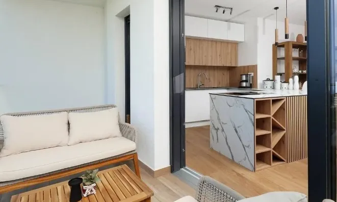 Недвижимость Two-room apartment Oprich: 7