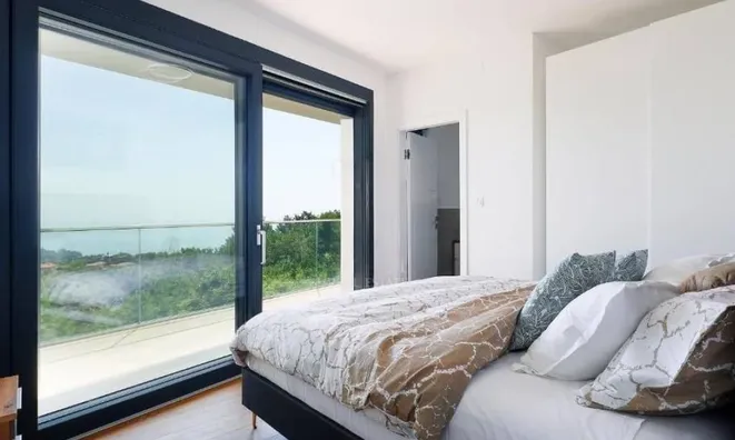 Недвижимость Two-room apartment Oprich: 9