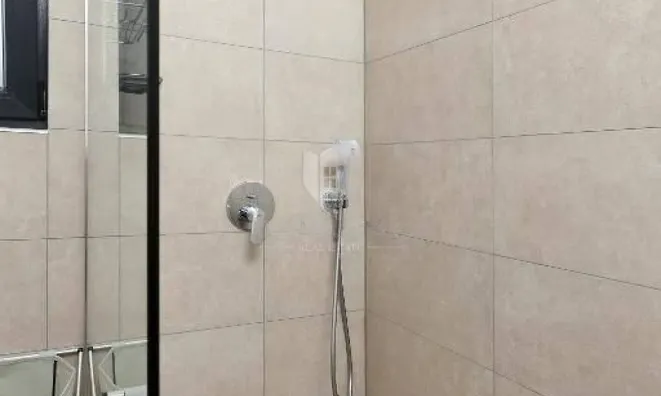 Недвижимость Two-room apartment Oprich: 11