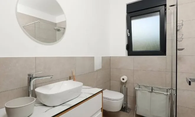 Недвижимость Two-room apartment Oprich: 12