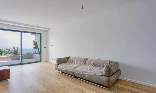 Недвижимость Two-room apartment in the center: 2